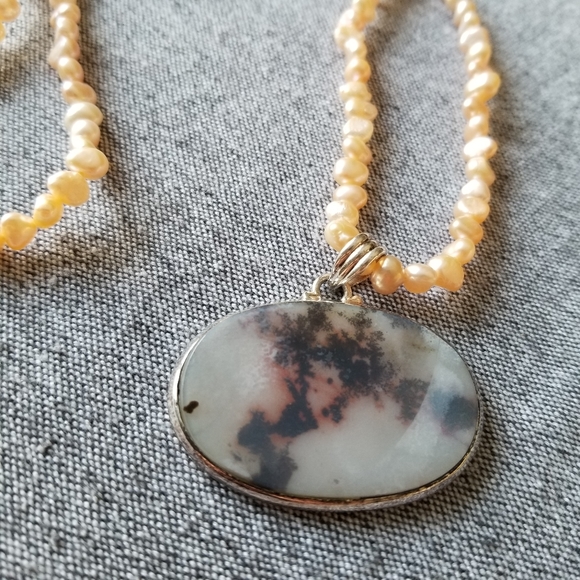 New Fresh water pearl Necklace with a sterling silver gemstone pendant and clasp - Picture 2 of 7